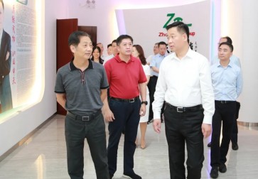 市委书记潘国强一行参观调研中天科堡